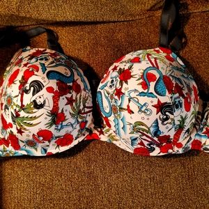 Torrid push-up plunge bra size 48C